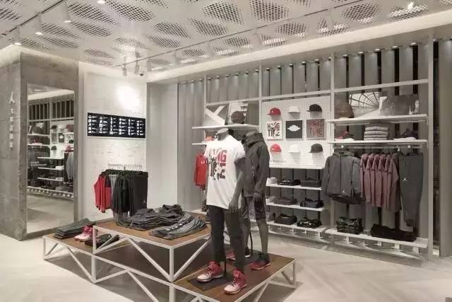 娼潵娼叮鏈嶉グ,娼潵娼叮绮惧搧绔ヨ姗辩獥