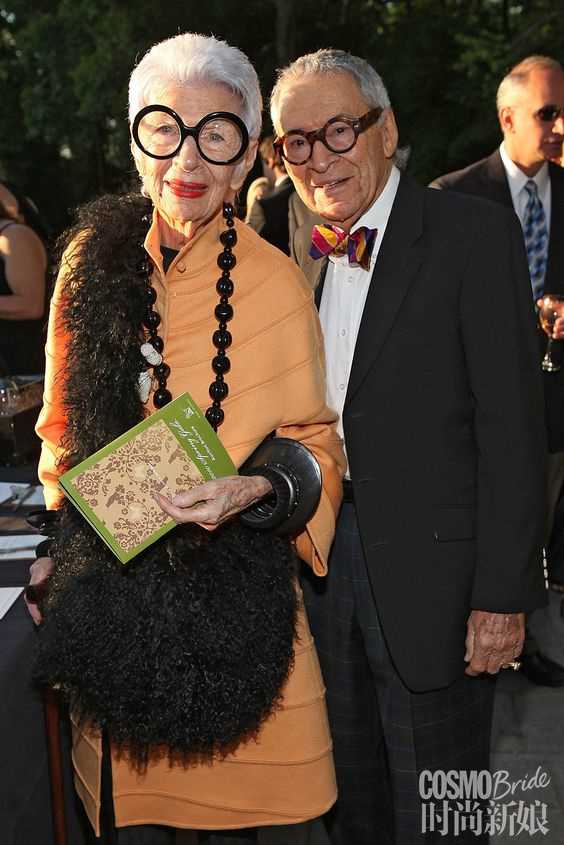 粉底卡在皱纹里怎么办,粉底液总是卡在皱纹里