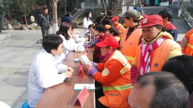 帮环卫职工睡个好觉——镇江开通全省首条环卫工人健康睡眠热线