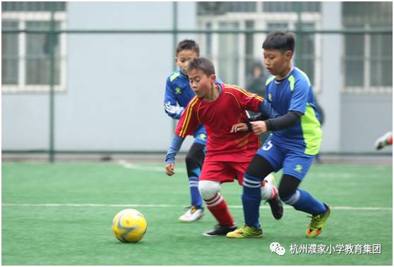 中国足球小将的胜利有多不容易,足球小将们风雨无阻