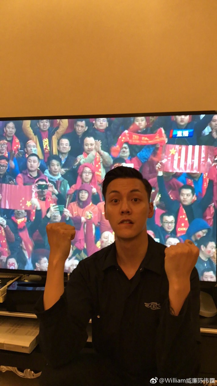 国足终于又一次不卑不亢,国足鹿晗