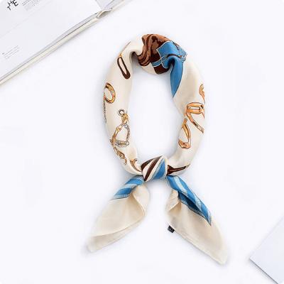 美丽丝巾搭配优雅风,雅致丝巾怎么搭配好看