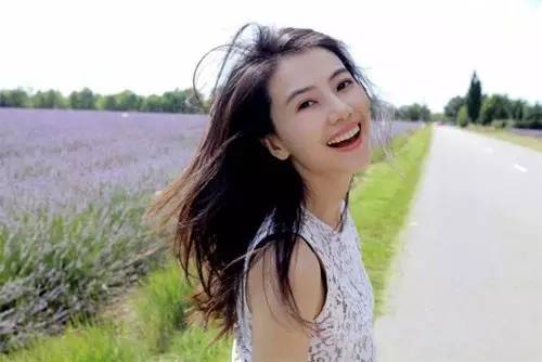 大方脸大饼脸发型,适合脸大且不对称脸型的发型