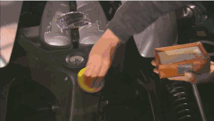 就算你月薪5万又怎样，在这儿也只够洗次车