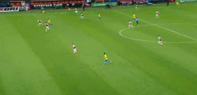 内马尔爆发力射门,内马尔凌空爆射