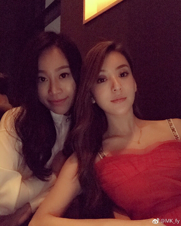 城嫂方媛的半年时尚进程，淘宝卖女装三百有交易自己则穿迪奥春装