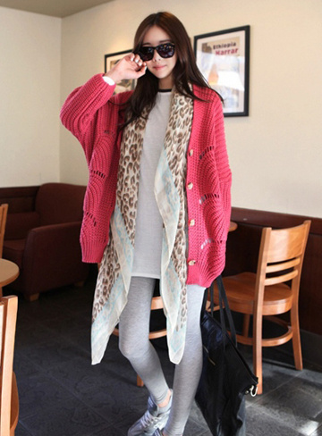 什么样的玫红颜色好看,玫红色衣服配什么颜色好看