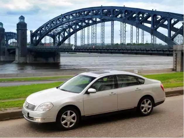 敢瞧不起四万块的3.5升V6天籁？随时秒你几条街！