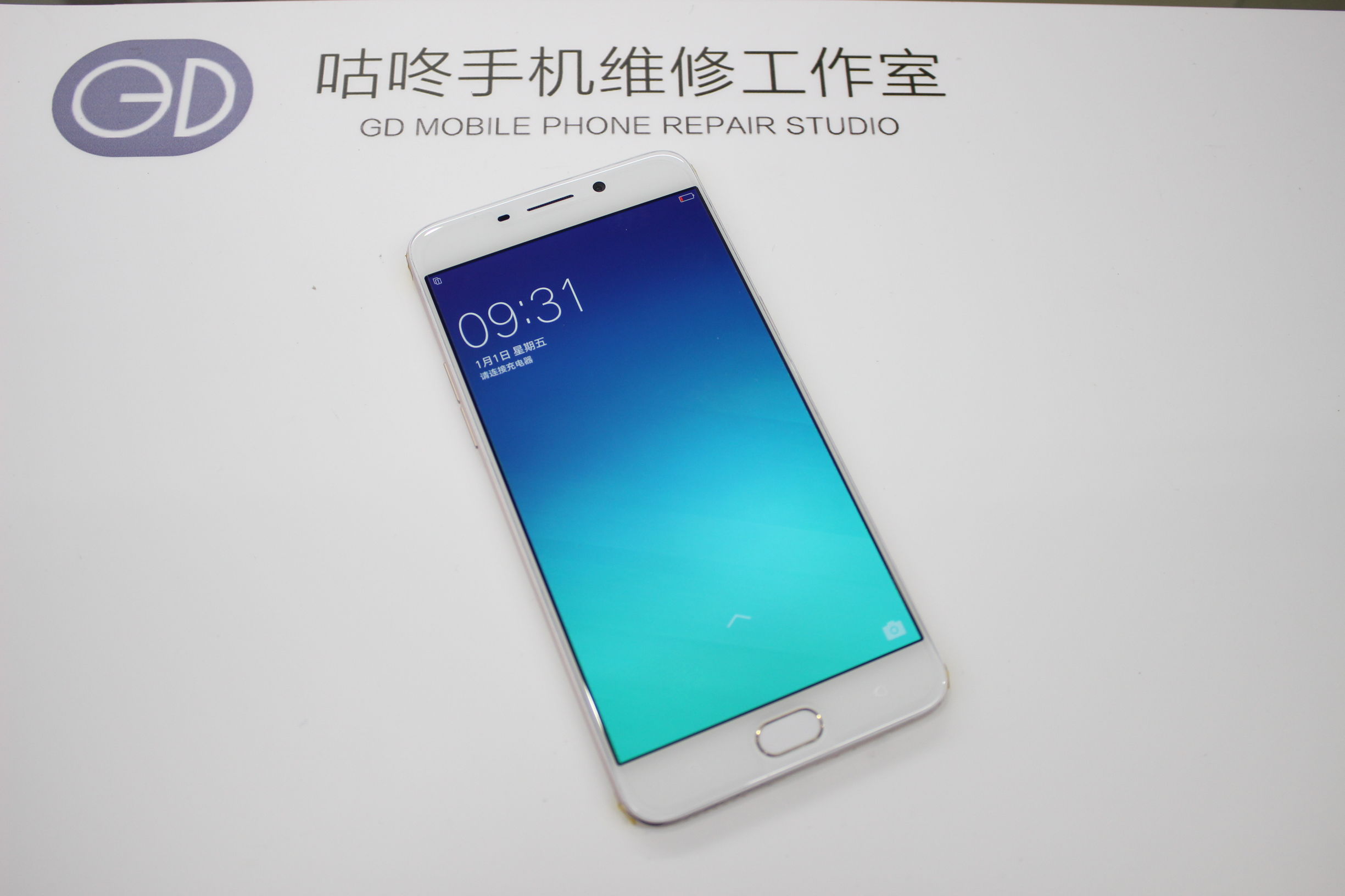 手机屏幕维修换屏怎么不被坑,手机屏幕维修和更换的区别