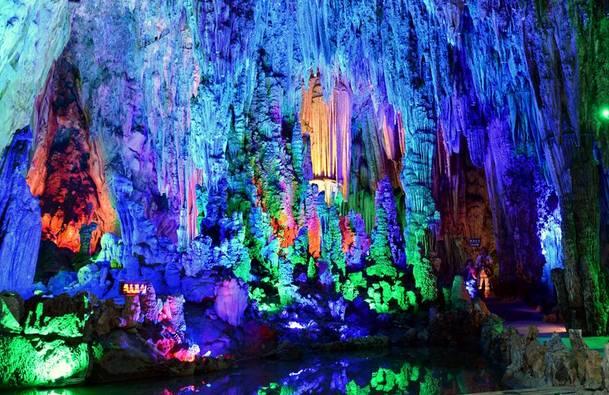 浜戝崡绾㈡渤娉歌タ缇庡コ,浜戝崡娉歌タ鍘跨編濂虫紓浜悧