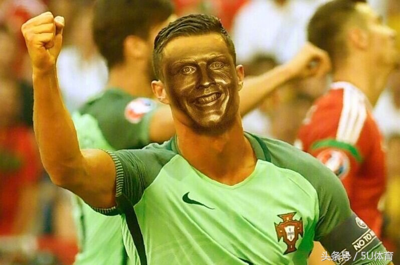 梅西和c罗雕像,c罗和梅西的雕像