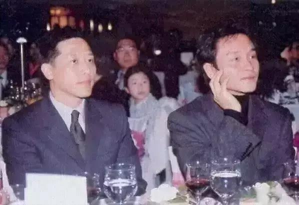 哥哥张国荣的传奇一生,张国荣老照片100张