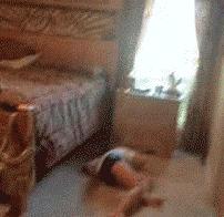 兄弟你穿衣服倒是长点心，这到底是几个意思