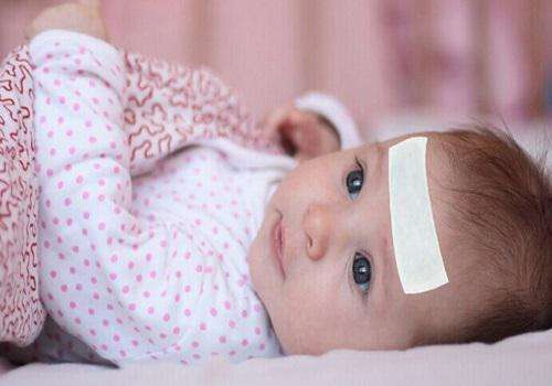 家长必知：小孩子发烧吃这些食物不吃药也能好