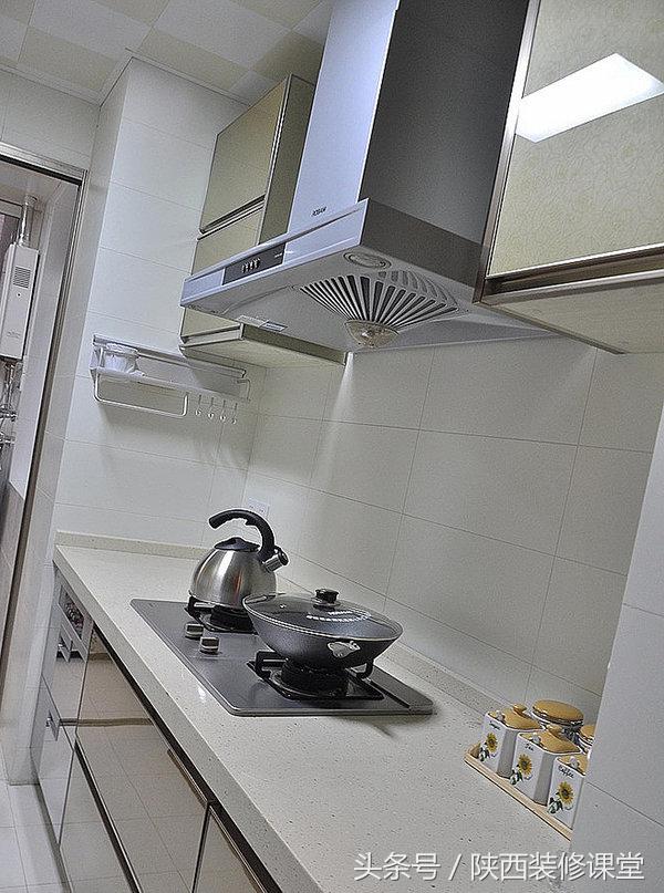 88平米黑白色调简约半开放式,176平米极简风格两个卧室