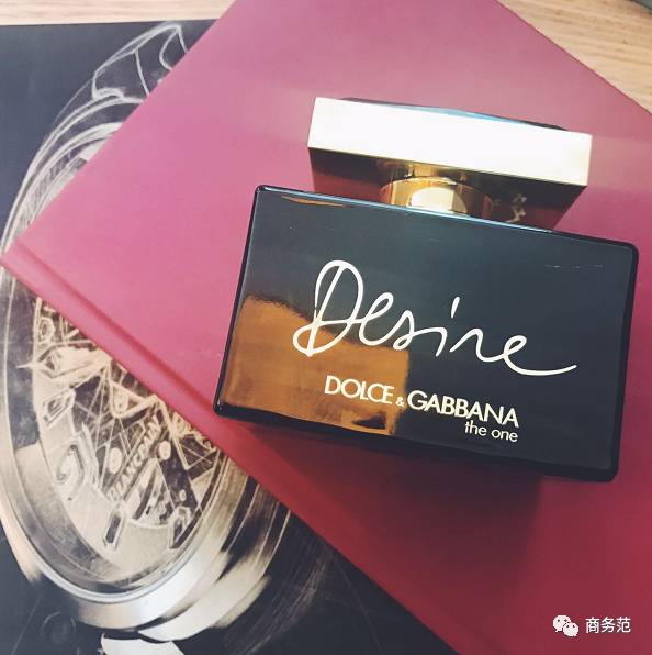 我给3个直男闻了16瓶香水，结果