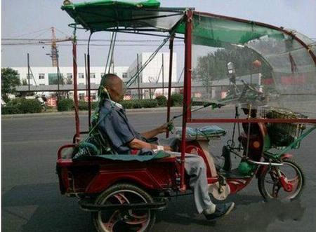 兄弟你穿衣服倒是长点心，这到底是几个意思