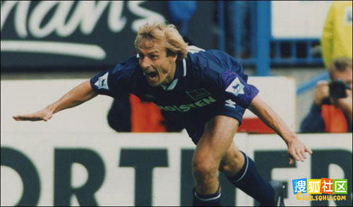 进球庆祝动作自创推荐,进球后超帅庆祝动作怎么做