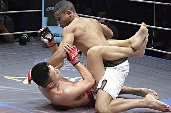 中国“疯”巴西擂台实战教学断头台神解锁