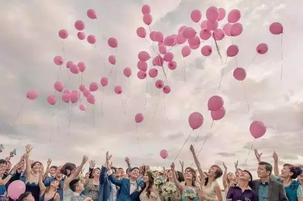 国外创意婚纱摄影作品,激发摄影师灵感的创意婚纱照