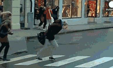 下雨天穿什么鞋子能防水,下雨穿什么防水鞋套好看