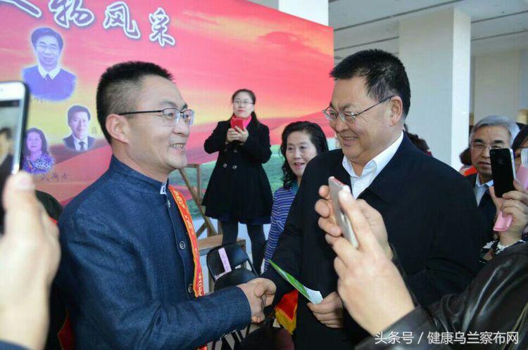 巩建伟,集宁区光明街小学校长巩建伟