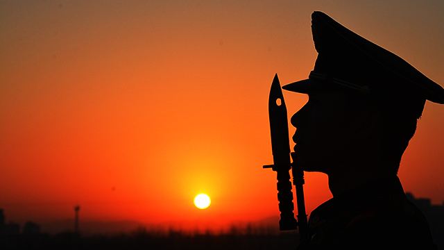 有渊源！军委原副主席之子祭奠父亲老搭档