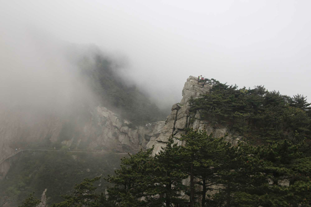 山东领秀户外:千里挺进大别山,众雄傲视天堂寨