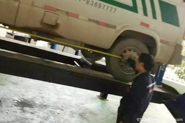 吃胎跑偏,车轮定位总跑偏