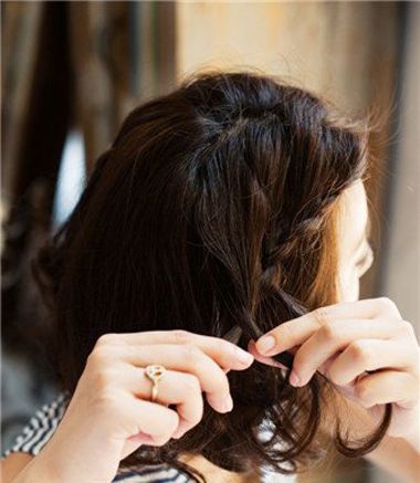 2款简单的盘发优雅更显气质,好看又减龄的法式编发简单又好学