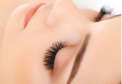 教你如何让睫毛更翘,如何让睫毛卷翘更持久