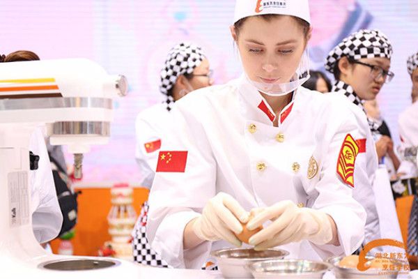 玩偶设计师林良如：怪趣毛毡展览——《23个小怪兽》