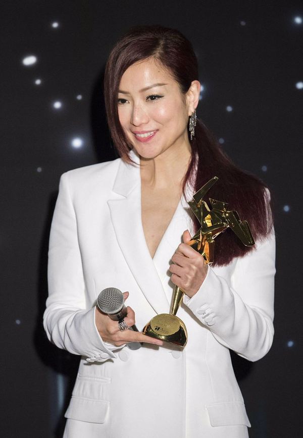 赵薇周迅章子怡红毯,赵薇章子怡百花奖同台不互动