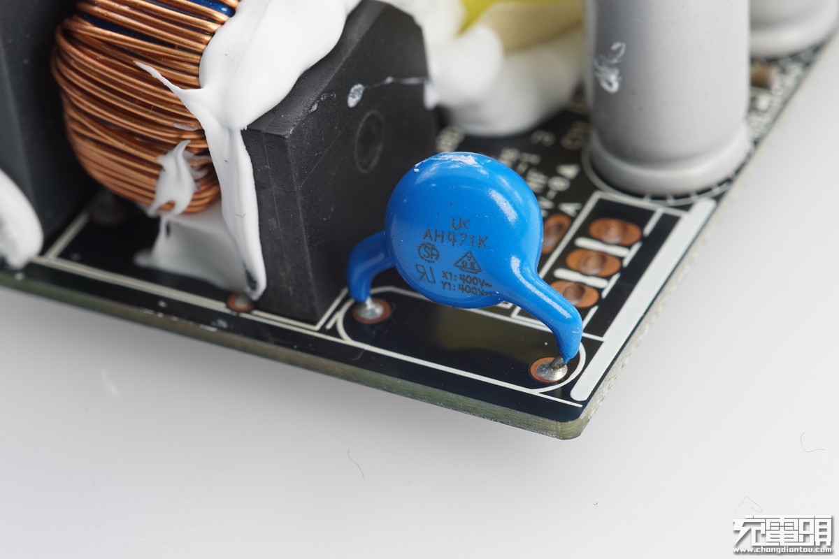 小米充电器33w快充pd,小米官网18w充电器拆解