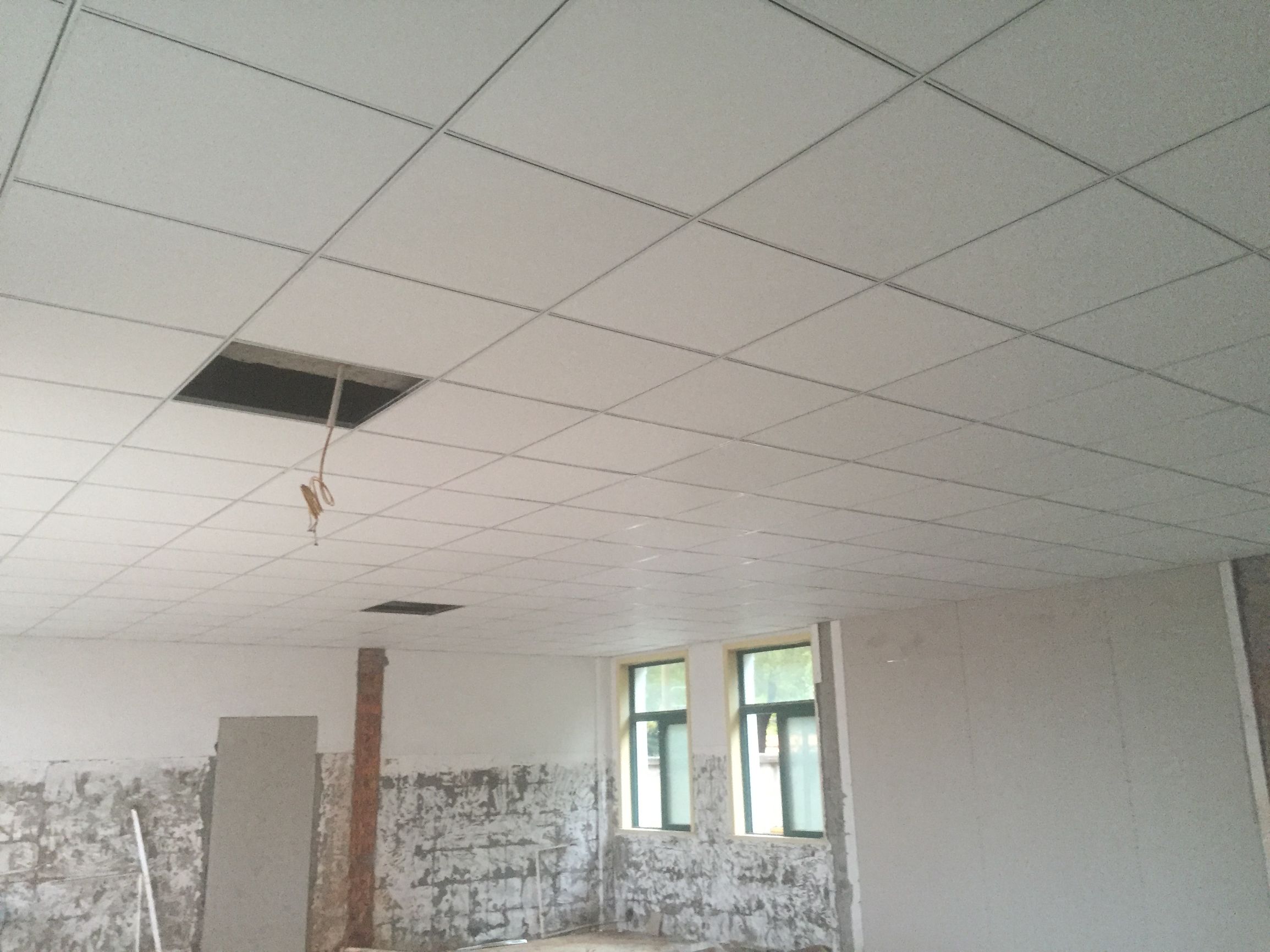 简单吊顶一般几天完成,地面170平方吊顶工费多少钱