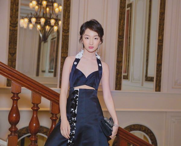 赵薇周迅章子怡红毯,赵薇章子怡百花奖同台不互动