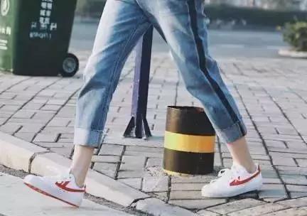 山寨回力鞋杨幂穿,杨幂回力鞋有木有字母