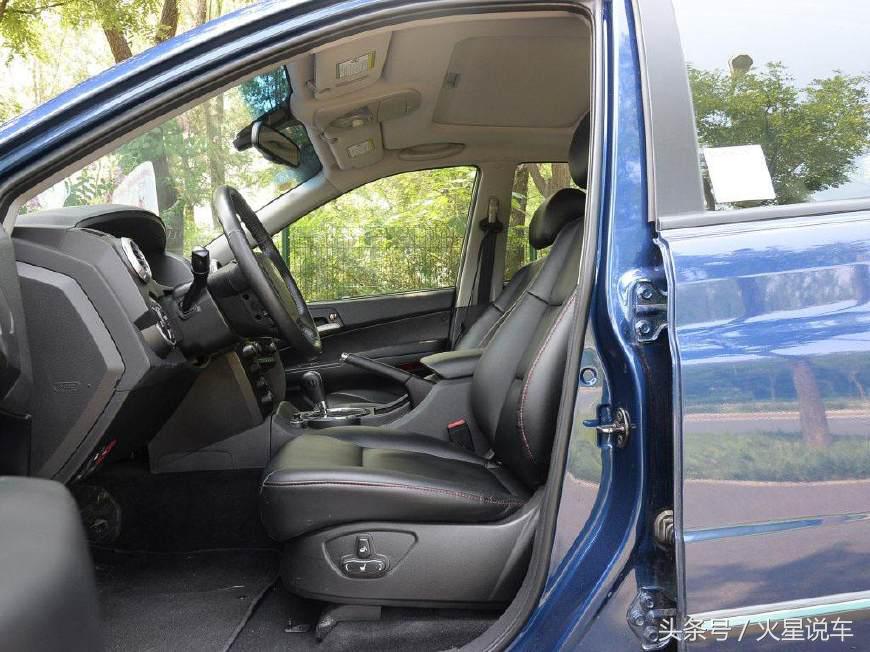 昔日售价高达60万长5米2标配四驱,4米6车长2.0t车