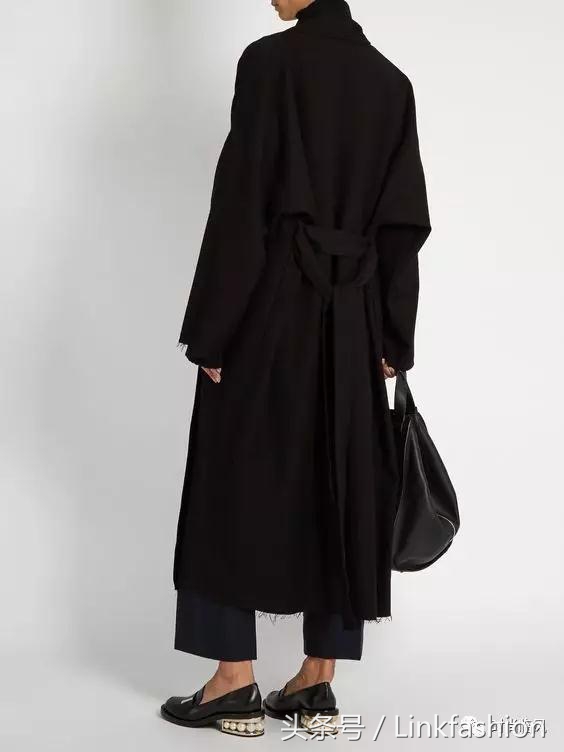 一双鞋,火过大牌包