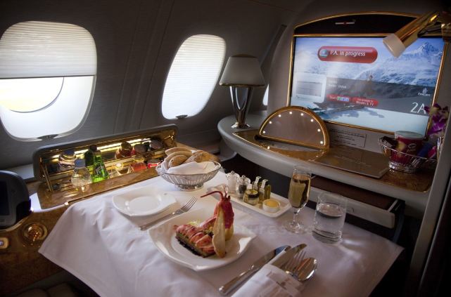 “*力暴**拖拽”事件发生后，阿联酋实力打脸美联航