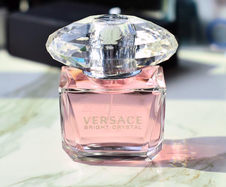 小清新香水推荐学生平价,希汀小清新与绿茶香水