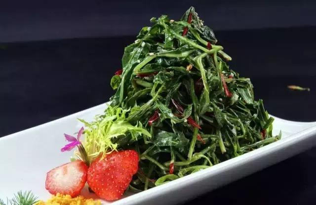 4月15日，大鸿寨将上演一场千人吃春的花草养生宴