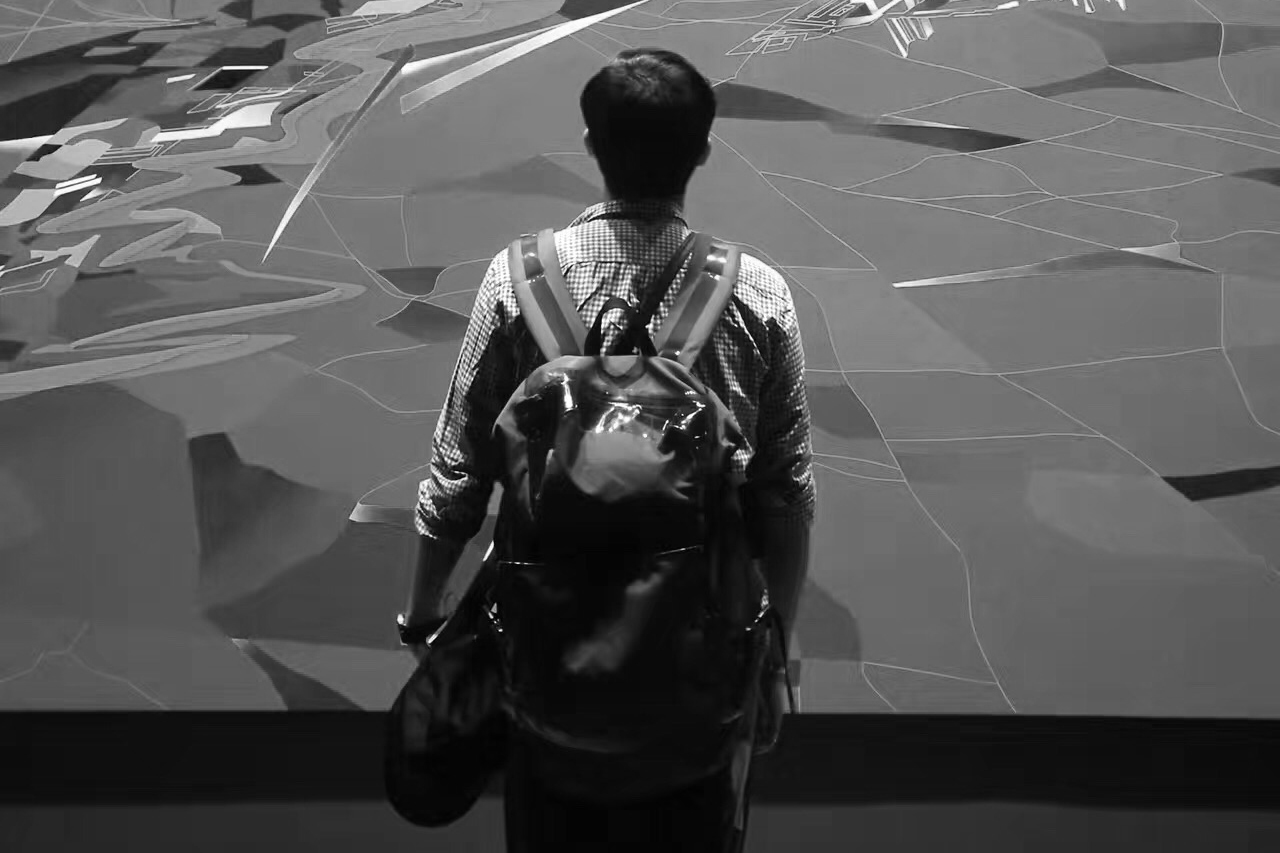 他被称为小周杰伦，却是海娜纹身师、饰品设计师，还是过气网红