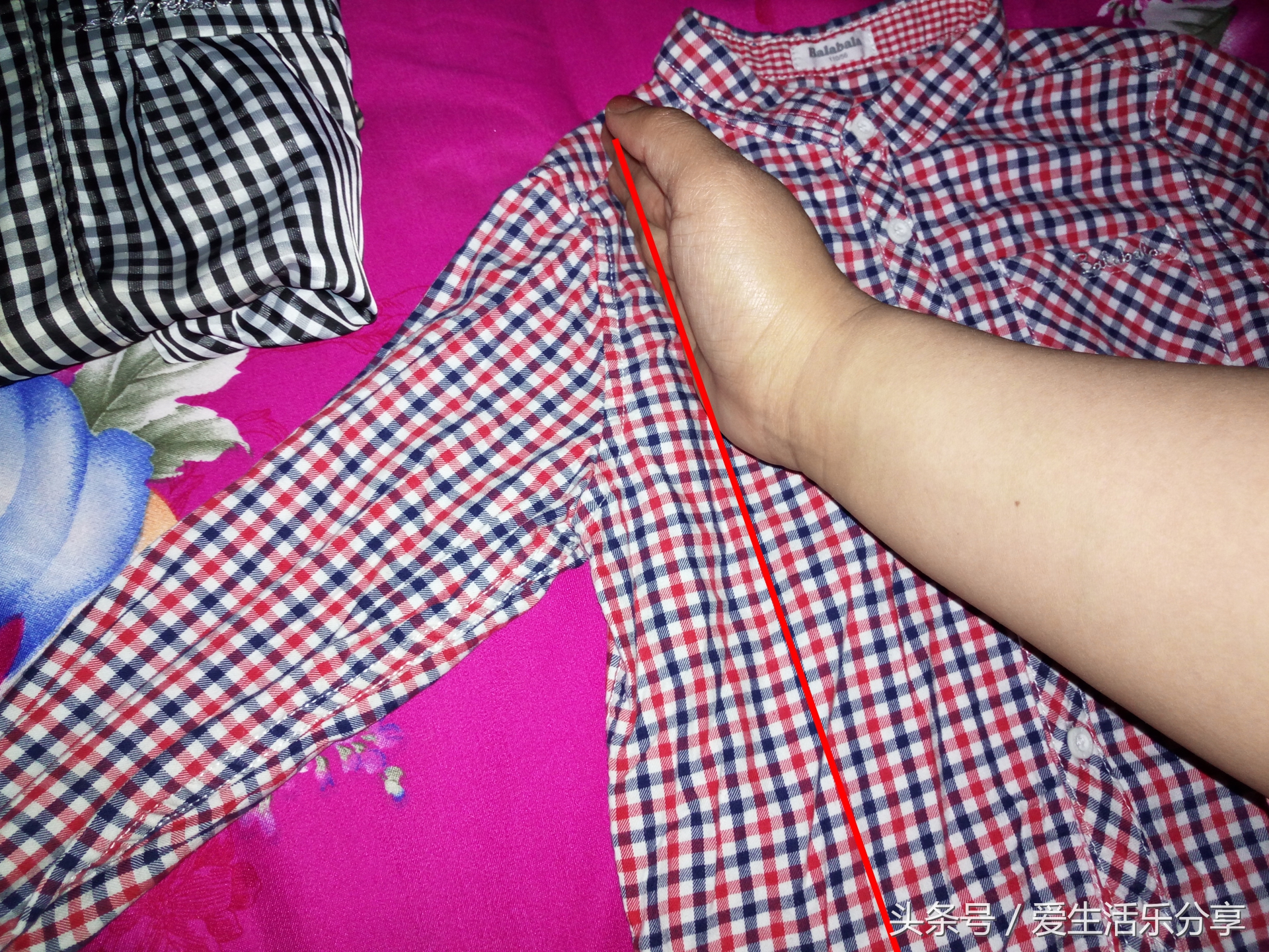 如何快速地叠好毛衣服,如何快速叠好衣服