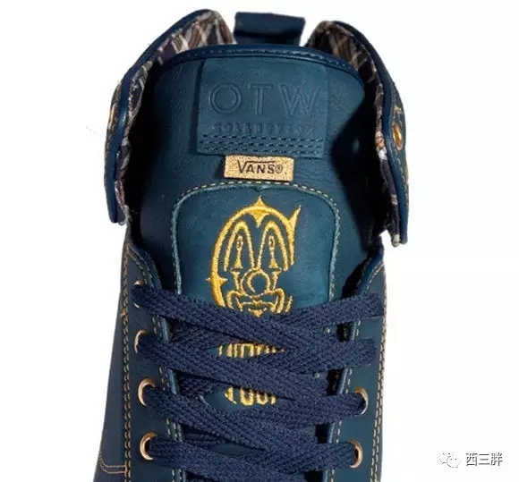 他是众多嘻哈巨星的*用御**纹身师,街头的孩子们都想花大钱请他纹身