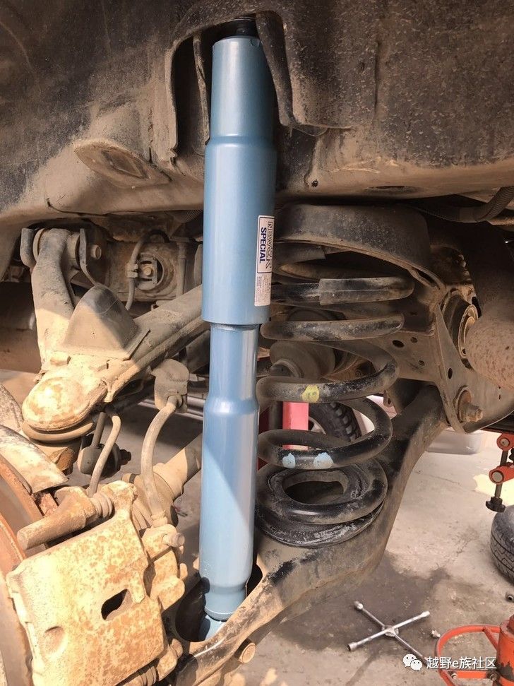 kyb黑桶和原厂的使用感受,kyb蓝桶和黄桶有什么区别