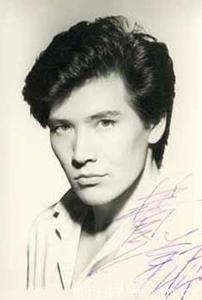 费翔不老传说视频,老去的一代男神费翔