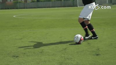 足球过人教学c罗扣球,足球虚晃扣球过人