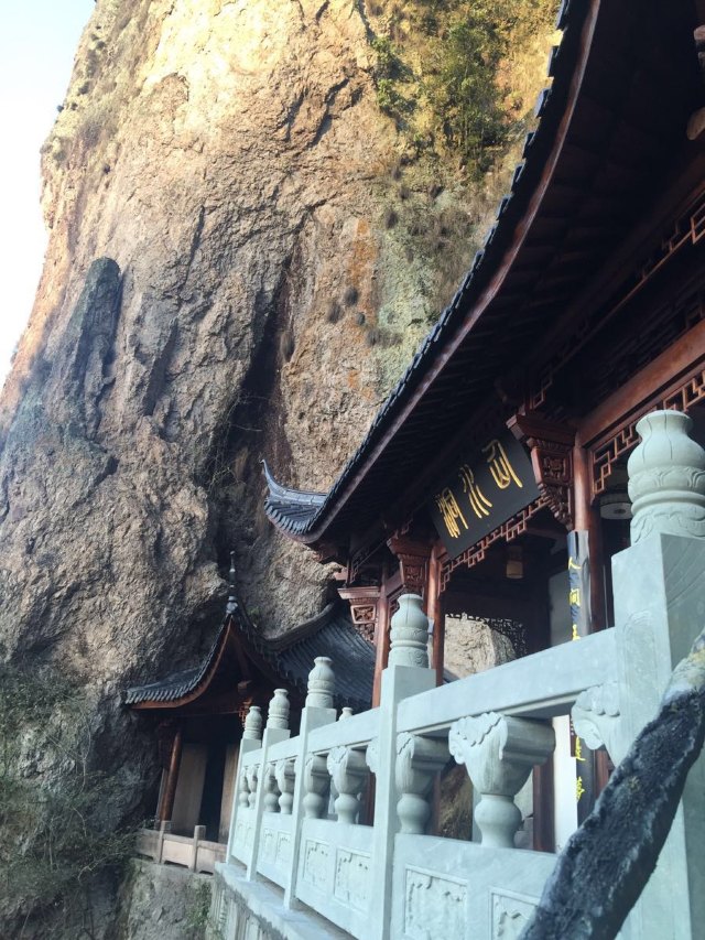 远山如黛原诗,远山如黛什么意思