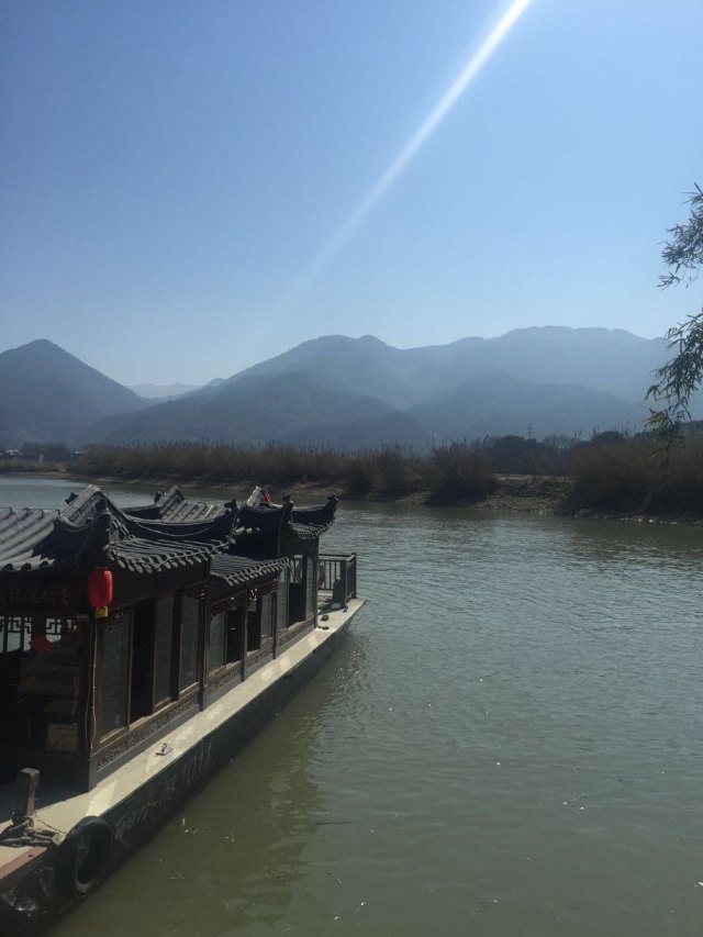 远山如黛原诗,远山如黛什么意思